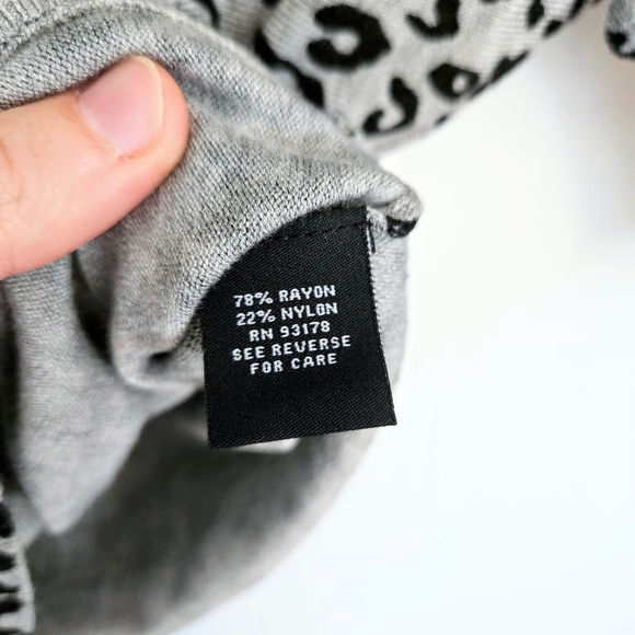 Premise Grey & Leopard Print Dolman Style Half Sleeve V-neck Sweater Top Size S - Picture 3 of 6